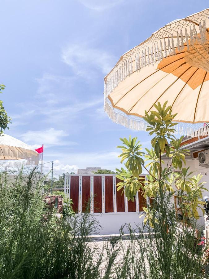 Tropical Paradiso Homestay Banyuwangi  Εξωτερικό φωτογραφία