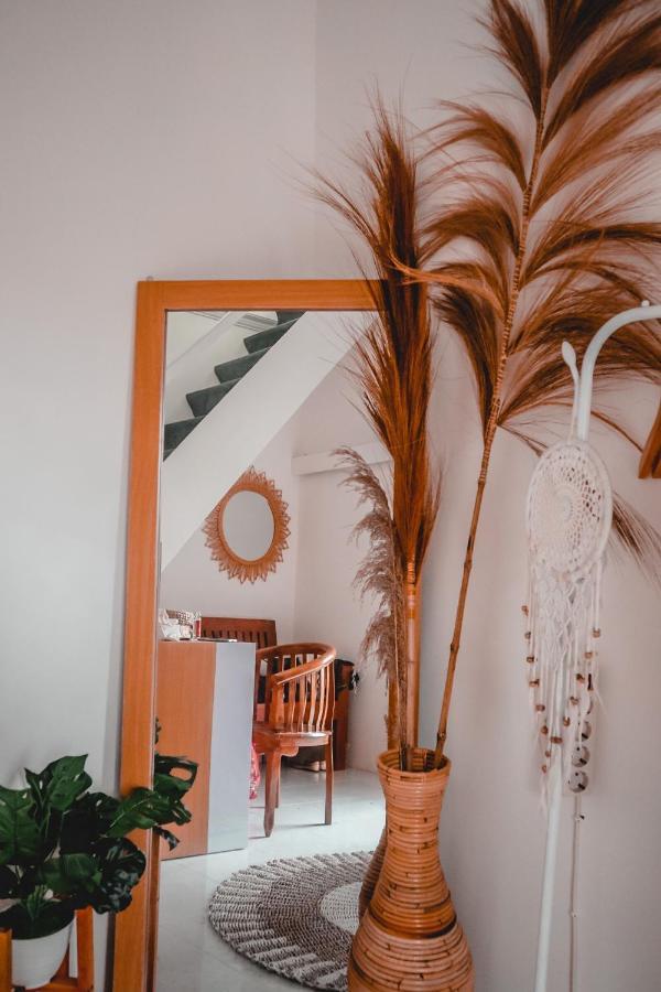 Tropical Paradiso Homestay Banyuwangi  Εξωτερικό φωτογραφία
