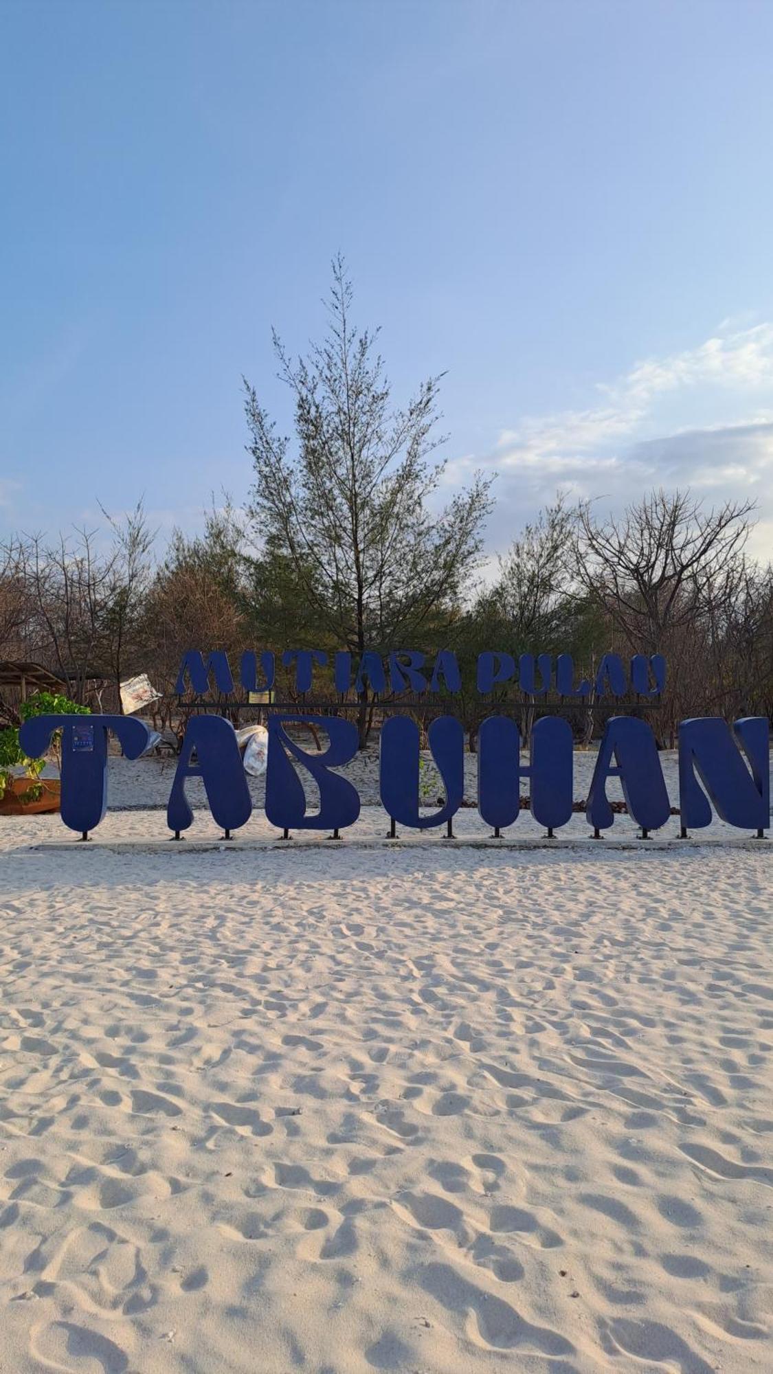 Tropical Paradiso Homestay Banyuwangi  Εξωτερικό φωτογραφία
